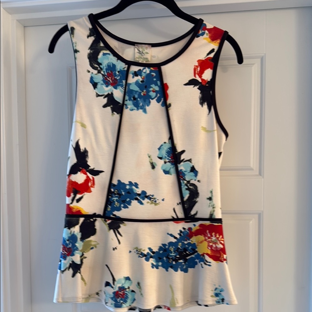 Floral Sleeveless Weston Wear top. Size small